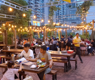 BIA HƠI HÀ NỘI ĐẢO KIM CƯƠNG – LẠC QUÁN, NƠI HỘI TỤ HÀ NỘI GIỮA SÀI GÒN PHỒN HOA